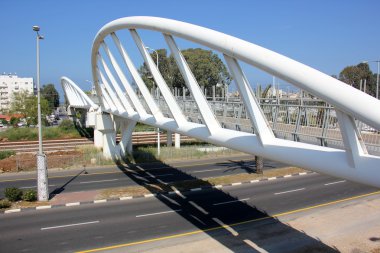 Köprü - yapay bir yapı      