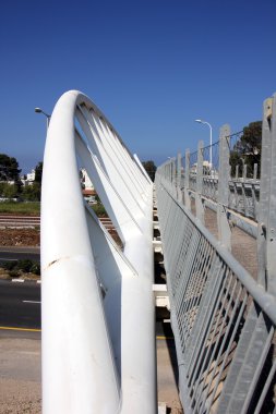 Köprü - yapay bir yapı      