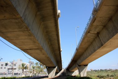 Köprü - yapay bir yapı      