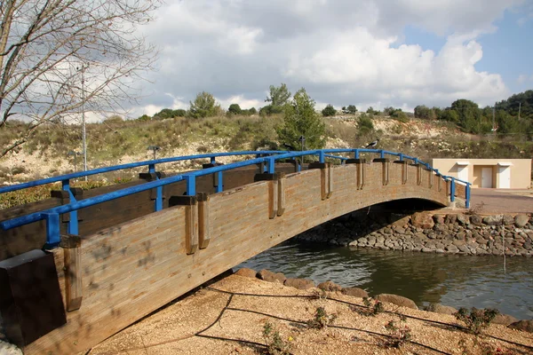 Ponte - uma estrutura artificial — Fotografia de Stock