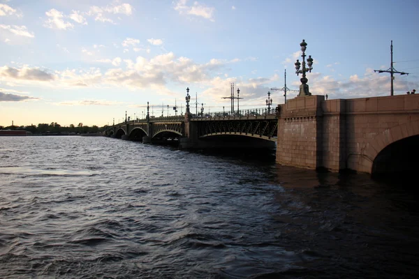 Köprü - yapay bir yapı      