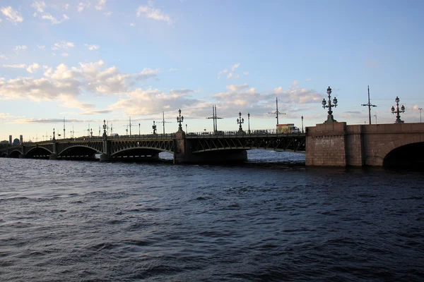 Köprü - yapay bir yapı      