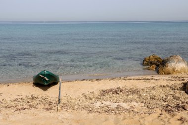 Akdeniz kıyısında   