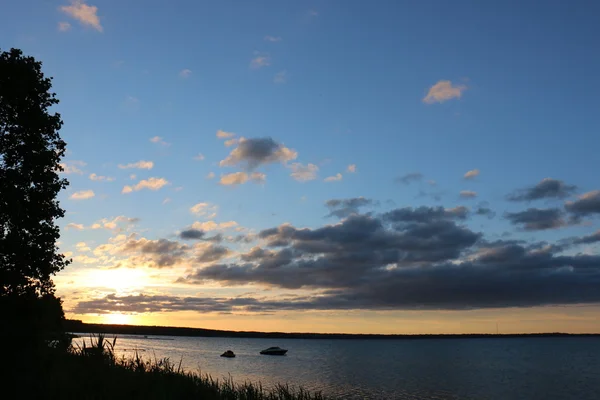 Svítání na jezeře Naroch — Stock fotografie