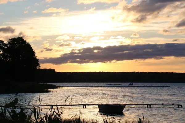 Amanecer en el lago Naroch — Foto de Stock