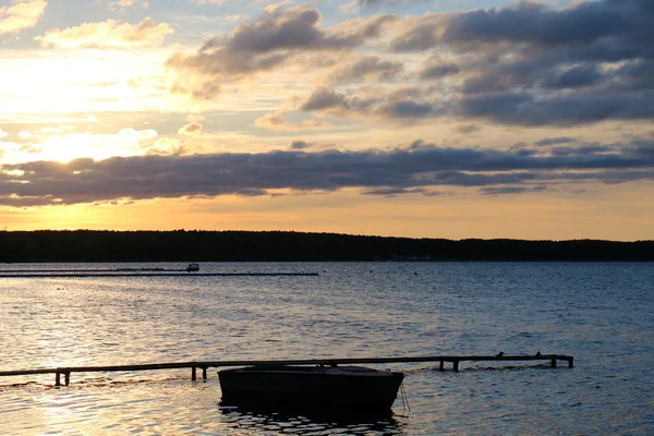 Amanecer en el lago Naroch — Foto de Stock