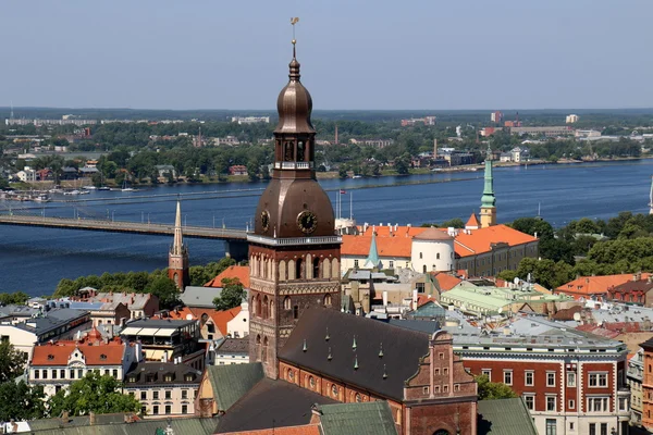 Huizen en daken van Riga — Stockfoto