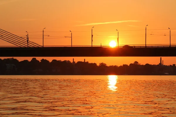 Tramonto sul fiume Daugava — Foto Stock