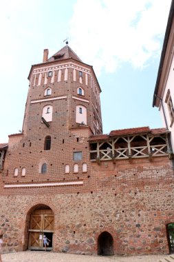 Mir kalesidir mimari bir anıt 