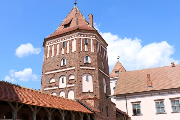 Castillo de Mir es un monumento de la arquitectura — Foto de Stock