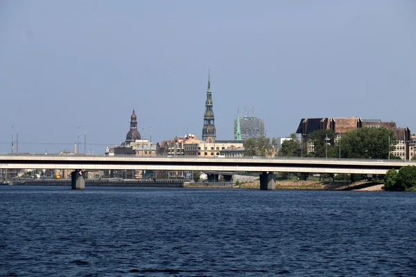 Riga şehirde yürümek — Stok fotoğraf