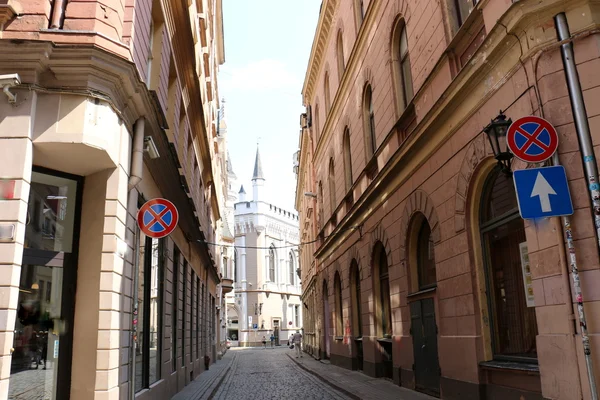 Riga şehirde yürümek — Stok fotoğraf