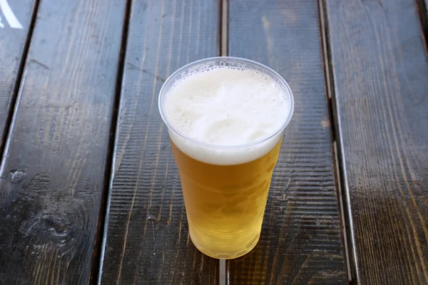 Cerveja em uma caneca — Fotografia de Stock