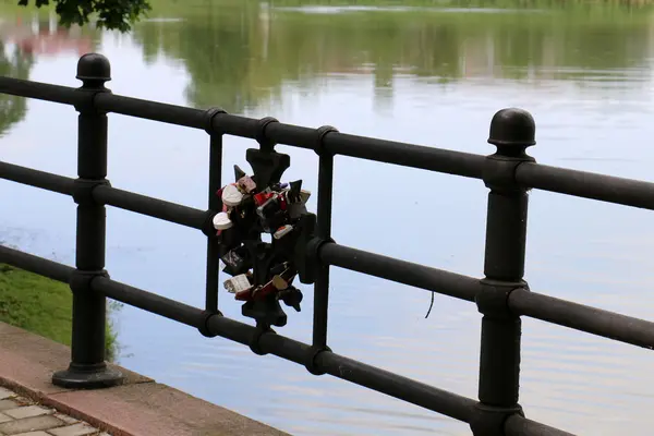 Ponte - uma estrutura artificial — Fotografia de Stock