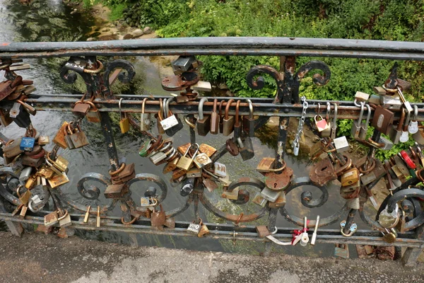 Puente - una estructura artificial — Foto de Stock