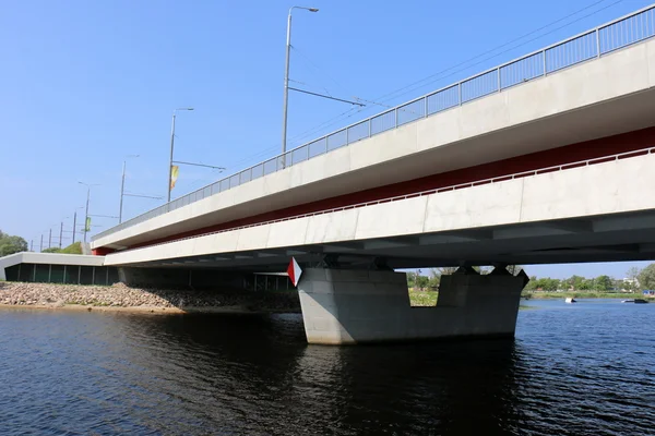 Brücke - eine künstliche Struktur — Stockfoto