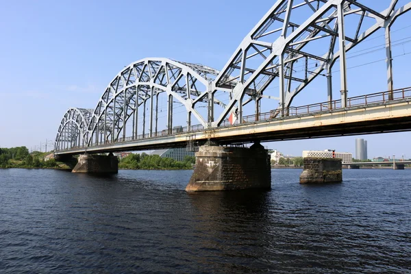 Puente - una estructura artificial —  Fotos de Stock