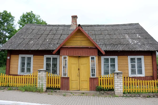 Altes Dorfhaus — Stockfoto