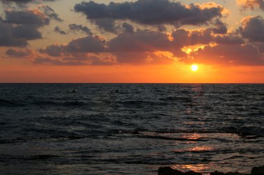 Akdeniz 'de gün batımı 