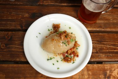 Masanın üzerine snack 