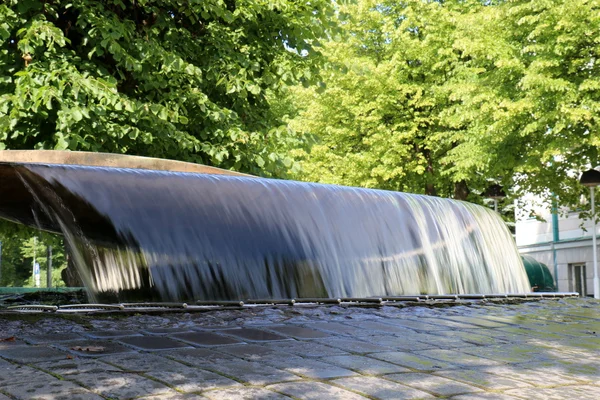 Un fuerte flujo de agua —  Fotos de Stock