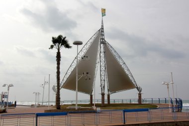 her zaman Sınırdaki telleri 