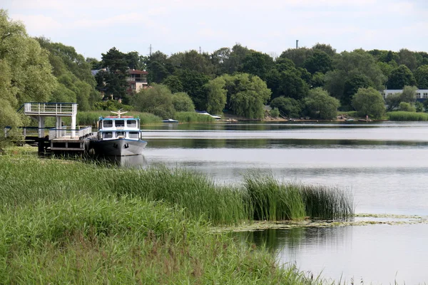 Steiger aan de kust — Stockfoto