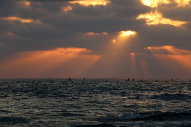 Akdeniz 'de gün batımı 