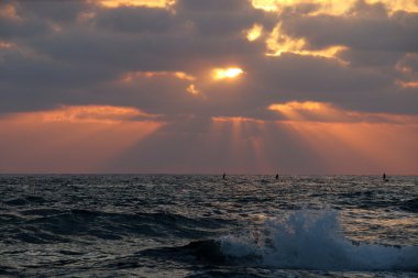 Akdeniz 'de gün batımı 