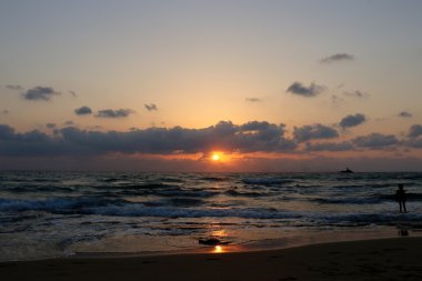Akdeniz 'de gün batımı   