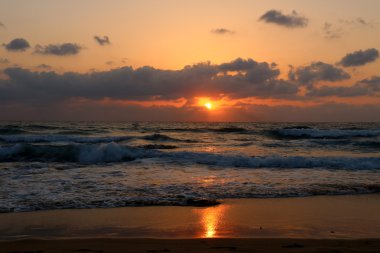 Akdeniz 'de gün batımı   