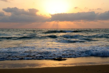 Akdeniz 'de gün batımı   