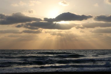 Akdeniz 'de gün batımı   