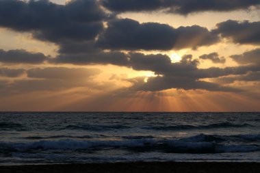 Akdeniz 'de gün batımı   