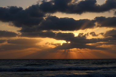 Akdeniz 'de gün batımı   