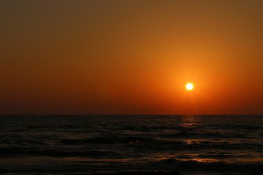 Akdeniz 'de gün batımı   