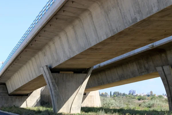 Nova ponte de concreto — Fotografia de Stock