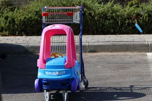 Wózek Koło Ręczne Transportu Towarów Rzeczy Ulicy Izraelu — Zdjęcie stockowe