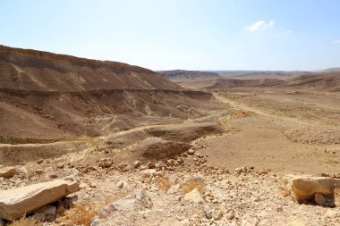 İsrail 'in güneyindeki Negev çölünde manzara. Çöl İsrail topraklarının% 60 'ını kaplıyor. 