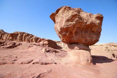 İsrail 'in güneyindeki Negev çölünde manzara. Çöl İsrail topraklarının% 60 'ını kaplıyor. 