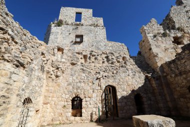 Yehiam Kalesi, Haçlıların İkinci Krallığı 'ndan iyi korunmuş bir feodal kale. Kale 1220 yılında inşa edildi ve Töton Şövalyeleri Tarikatı 'na aitti. 
