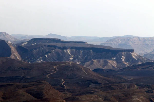 Ορεινό Τοπίο Στον Κρατήρα Ramon Στην Έρημο Negev Στο Νότιο — Φωτογραφία Αρχείου
