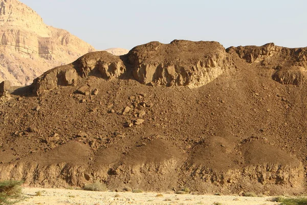 이스라엘 남부네 사막에 에일라 암석은 화성암 화산암으로 이루어져 — 스톡 사진