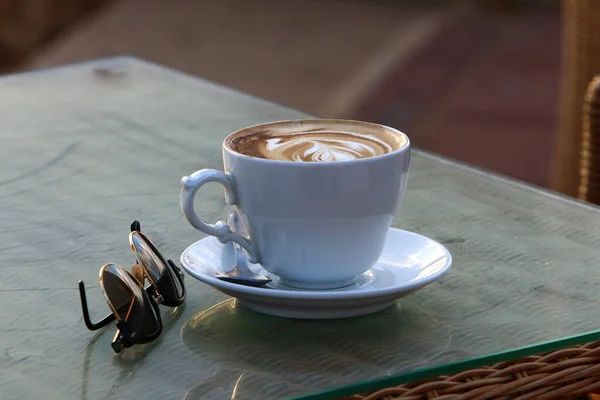 Verre Café Sur Une Table Dans Restaurant — Photo