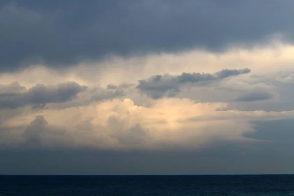 Nubes Lluvia Cielo Sobre Mar Mediterráneo Diciembre Temporada Lluvias Israel — Foto de Stock