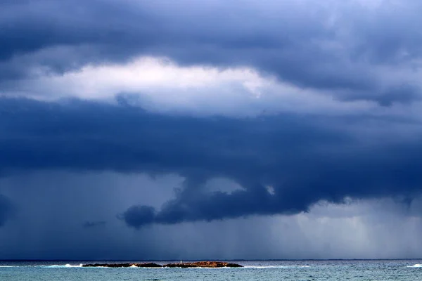 Nuages Pluie Dans Ciel Sur Mer Méditerranée Décembre Est Saison — Photo