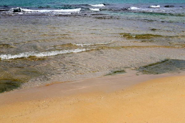 Κατακλυσμένη Παραλία Κατά Διάρκεια Καραντίνας Στις Ακτές Της Μεσογείου Χειμώνα — Φωτογραφία Αρχείου
