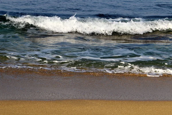 Playa Desierta Durante Cuarentena Costa Mediterránea Invierno 2021 Norte Israel —  Fotos de Stock
