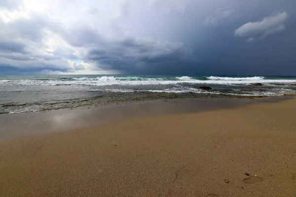 Praia Deserta Durante Quarentena Costa Mediterrânica Inverno 2021 Norte Israel — Fotografia de Stock