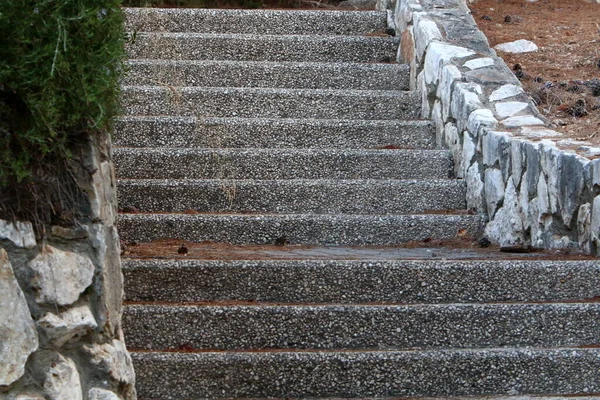 Lépcsőház Izraeli Lakásépítés Építészeti Részlete Felemelkedési Süllyedési Lépések Sorozata Formájú — Stock Fotó